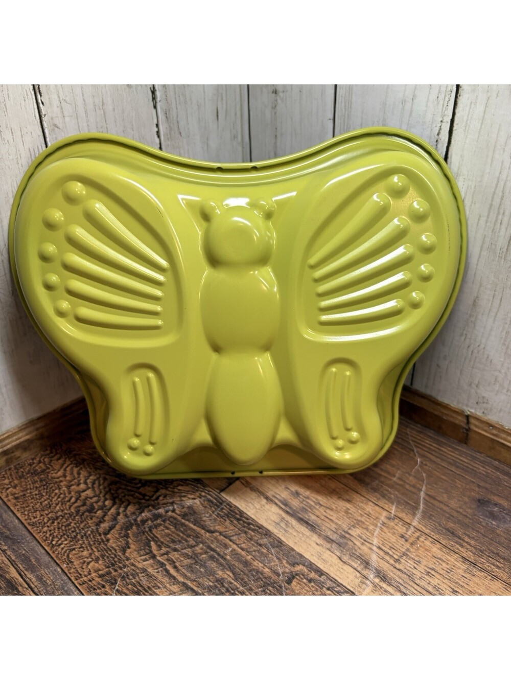 Avocado Green Decorative Non-Stick Butterfly Cake Pan Aluminum Bug Birthday
